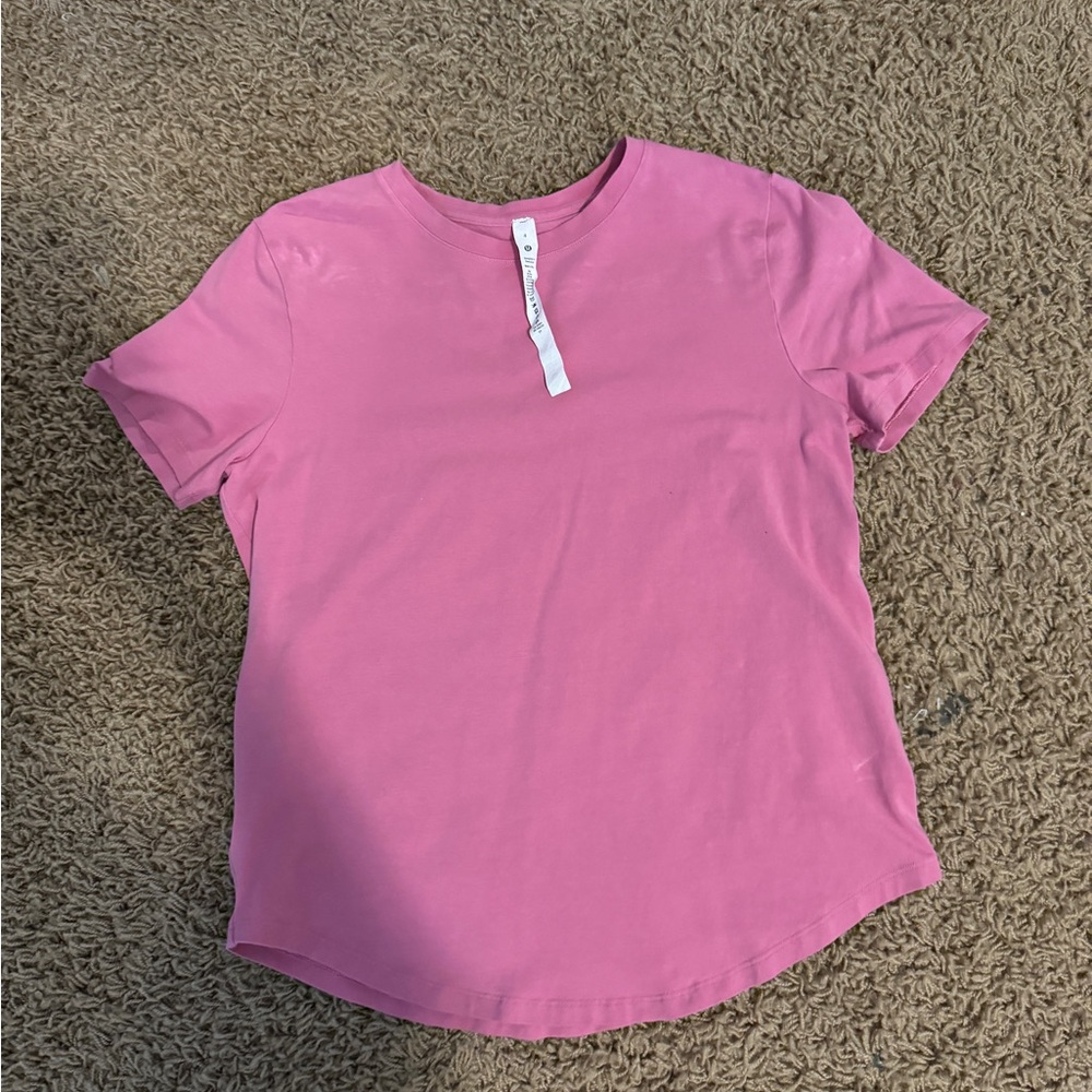 Women’s lululemon Tee- worn a couple times size 4